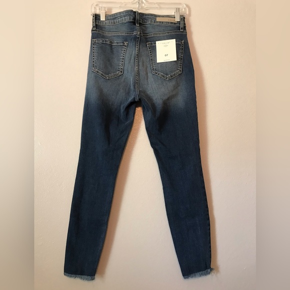 CELLO Womens / Juniors Cropped Skinny Distressed Blue Jeans Size 7 - Picture 2 of 7